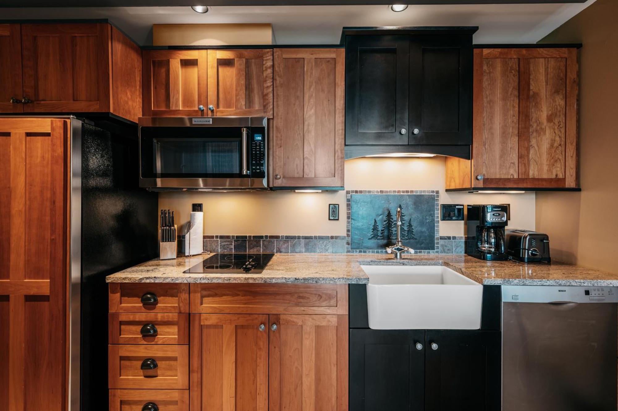 Tamarack Lodge مدينة ترافيرز الغرفة الصورة