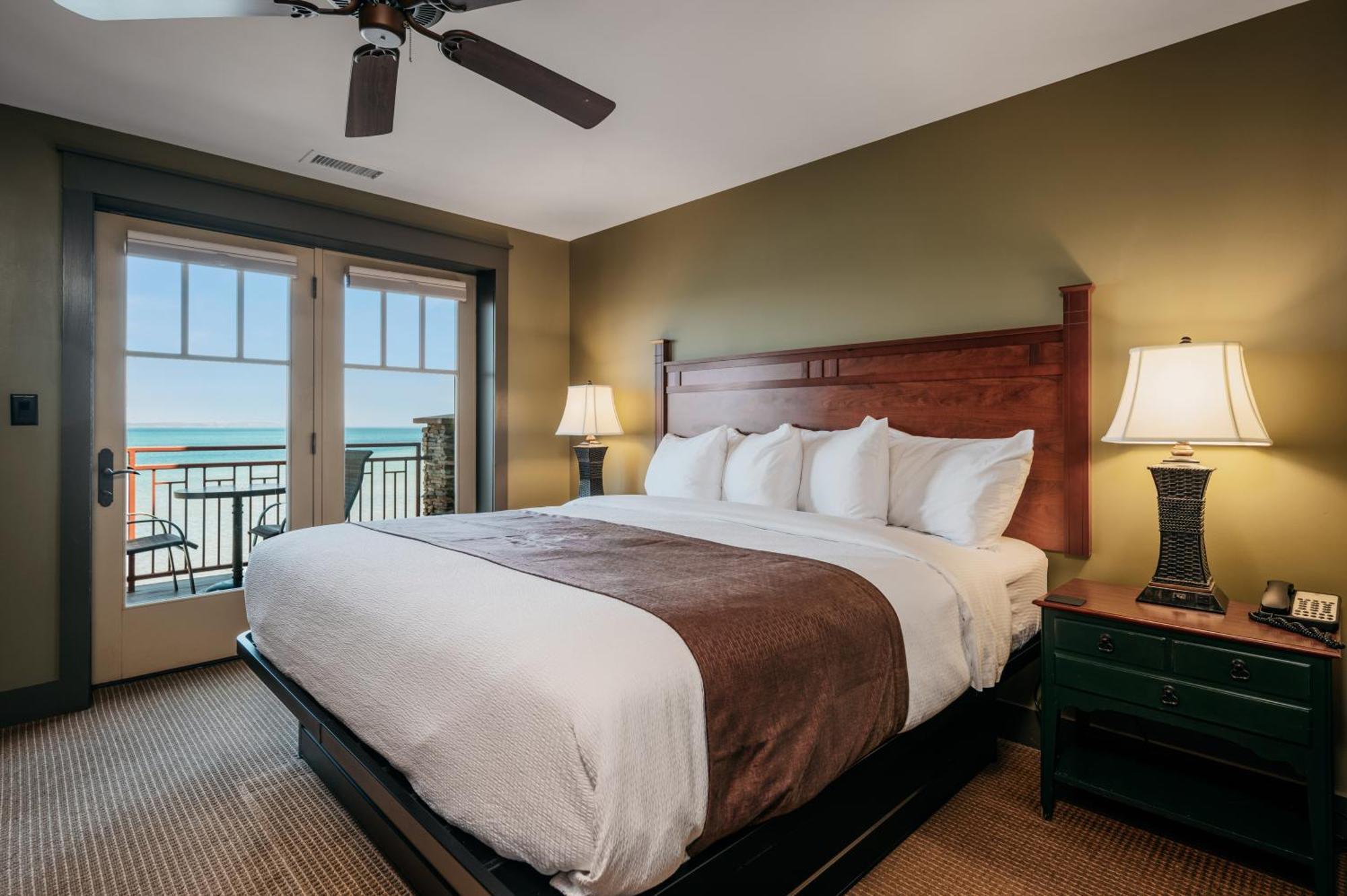 Tamarack Lodge مدينة ترافيرز الغرفة الصورة